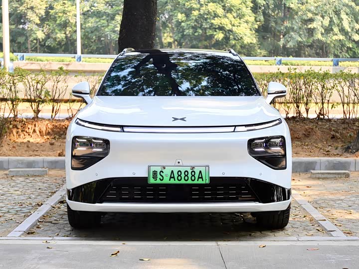 Фото 2 - XPeng G9