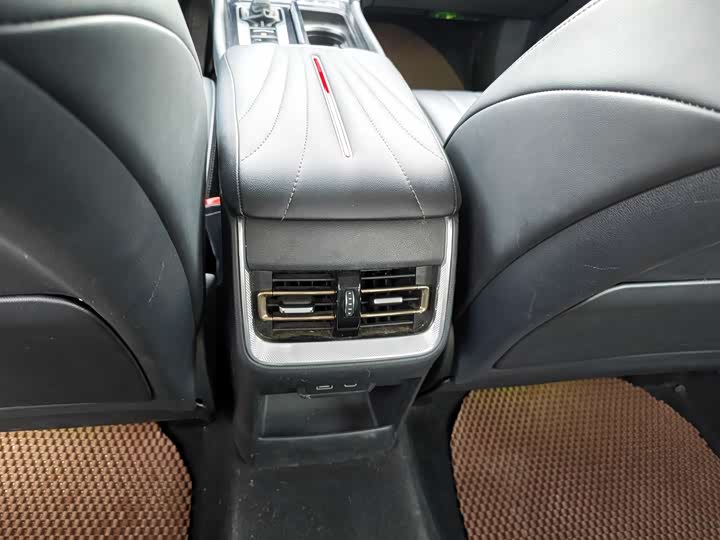 Фото 9 - Hongqi H5