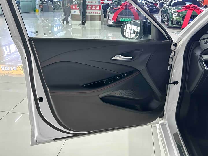 Фото 8 - Buick Verano