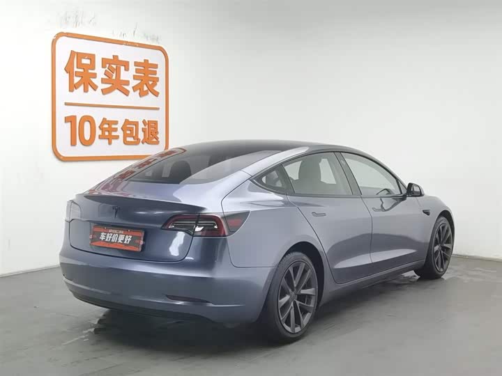 Фото 2 - Tesla Model 3