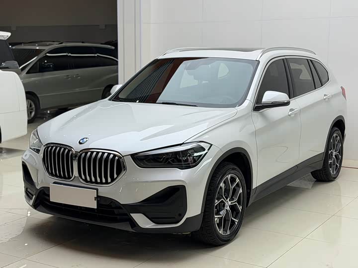 Фото 2 - BMW X1