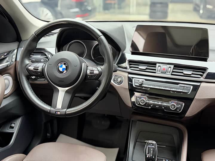 Фото 9 - BMW X1