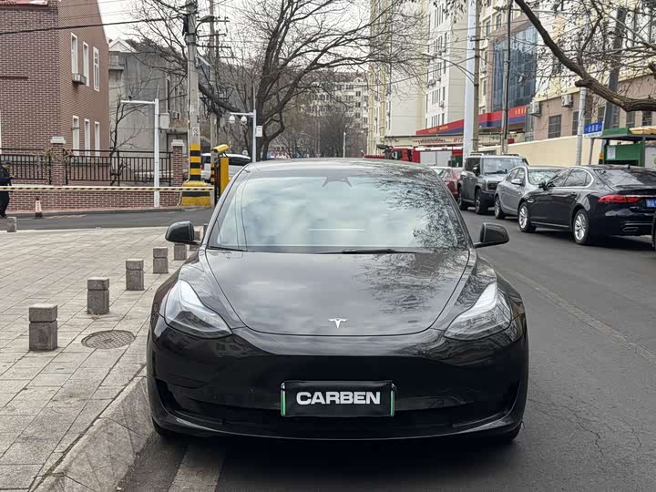 Фото 2 - Tesla Model 3