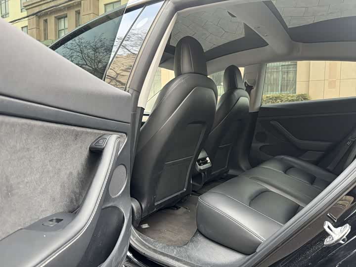 Фото 6 - Tesla Model 3