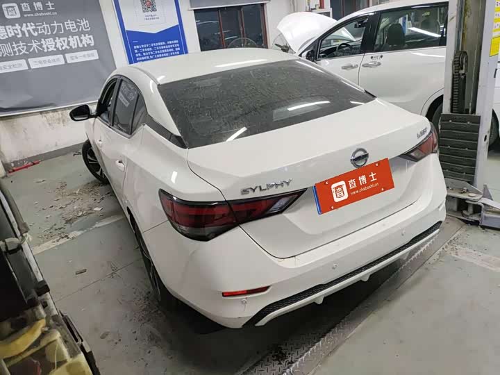 Фото 3 - Nissan Sylphy