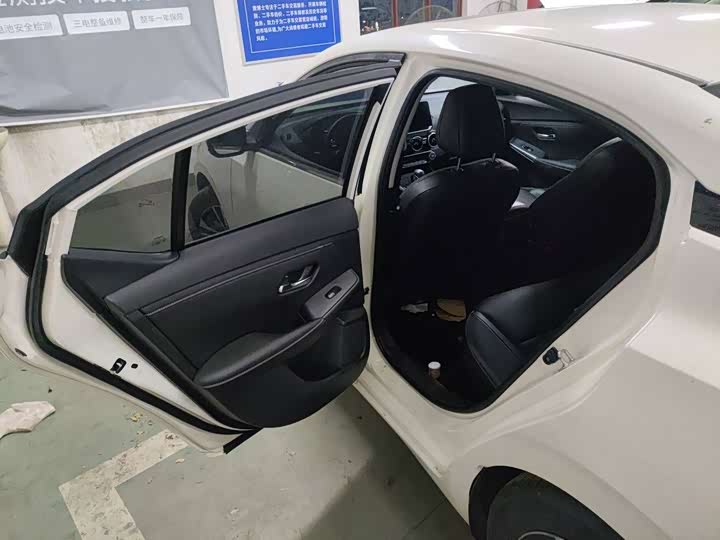 Фото 5 - Nissan Sylphy