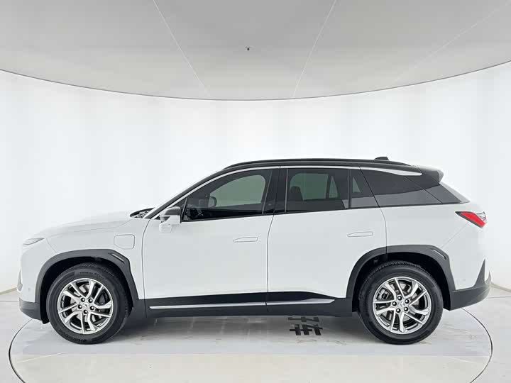 Фото 8 - Nio ES6