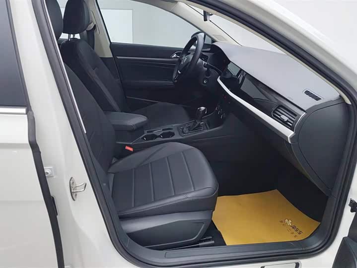 Фото 8 - Volkswagen Lavida