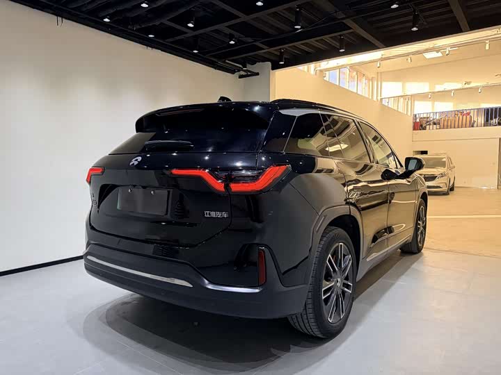 Фото 6 - Nio ES6