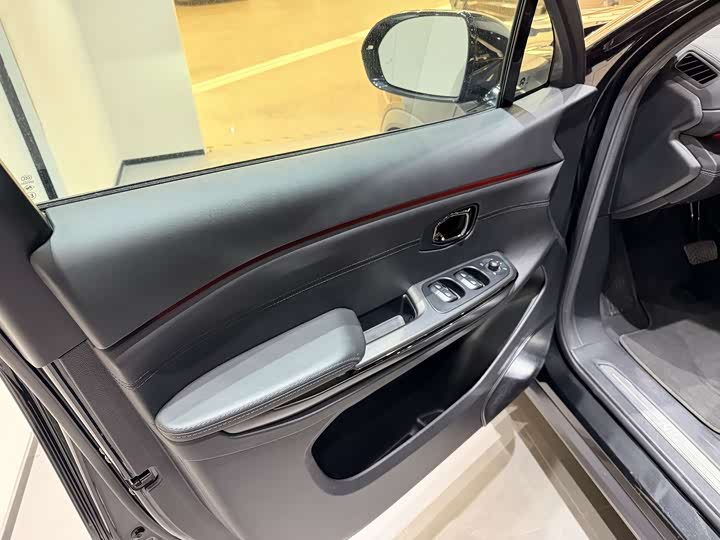 Фото 8 - Nio ES6