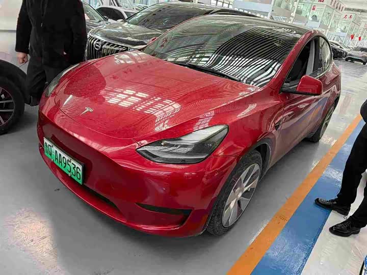 Фото 1 - Tesla Model Y