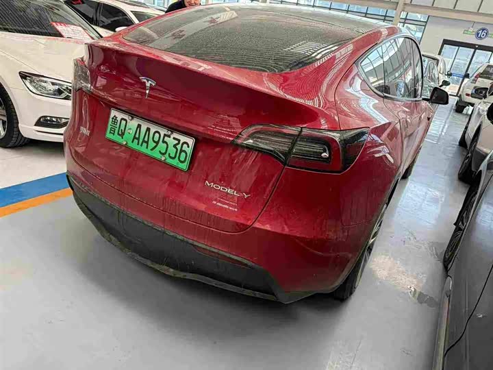 Фото 4 - Tesla Model Y