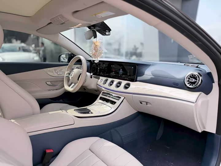 Фото 8 - Mercedes-Benz E-Class