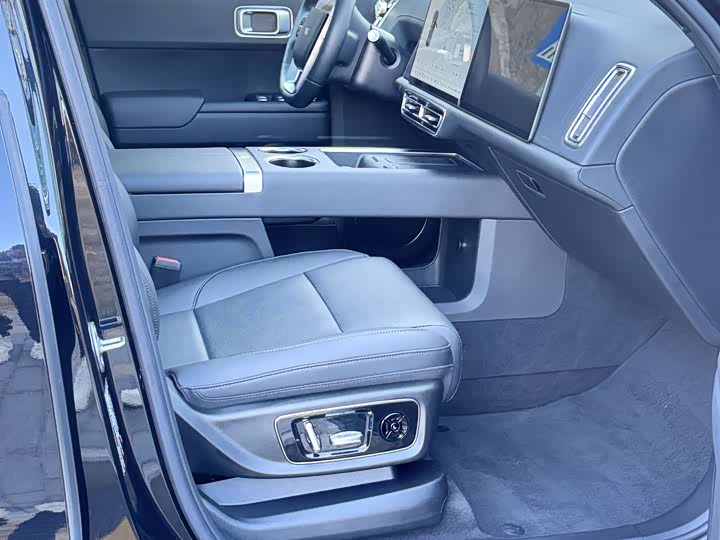 Фото 8 - LiXiang L9