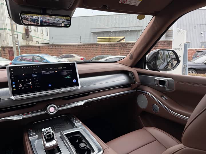 Фото 8 - Tank 700 Hybrid