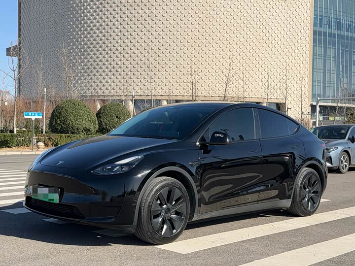 Фото 1 - Tesla Model Y