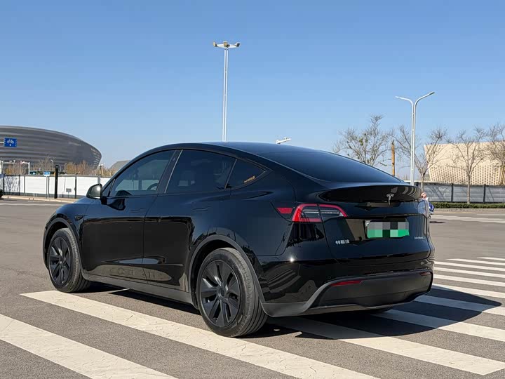 Фото 4 - Tesla Model Y
