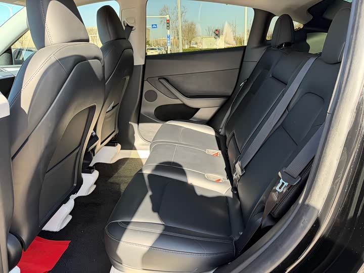 Фото 8 - Tesla Model Y