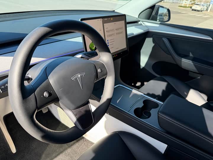 Фото 9 - Tesla Model Y