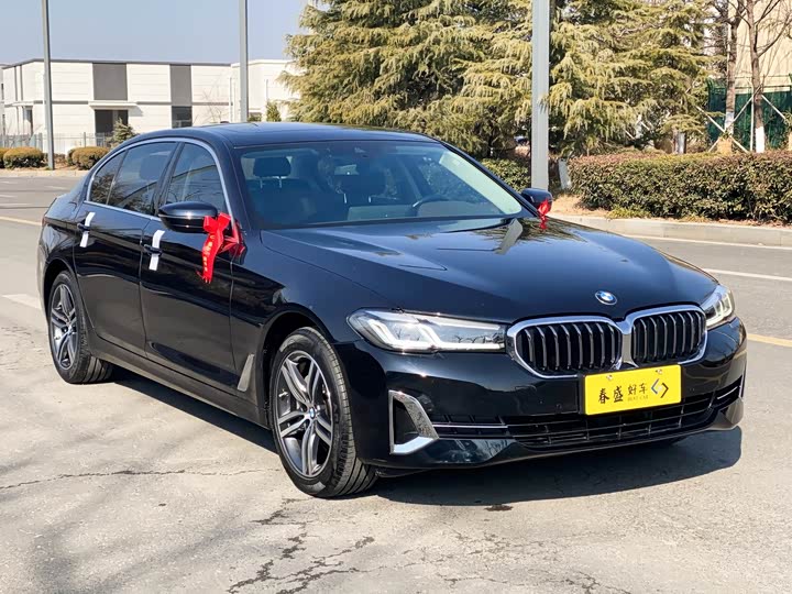 Фото 3 - BMW 5 Series