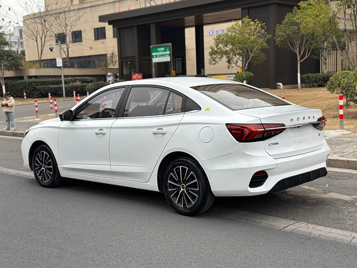 Фото 4 - Roewe i5