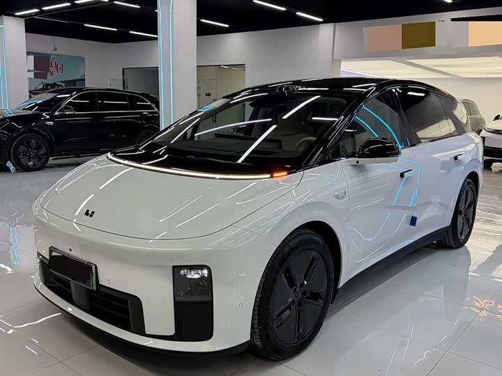 Фото 4 - LiXiang i8