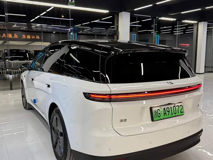 Фото 5 - LiXiang i8