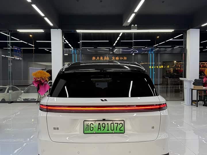 Фото 7 - LiXiang i8