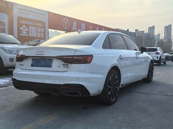 Фото 7 - Audi A4L