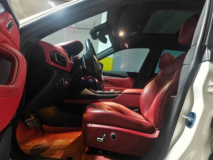 Фото 5 - Maserati Levante