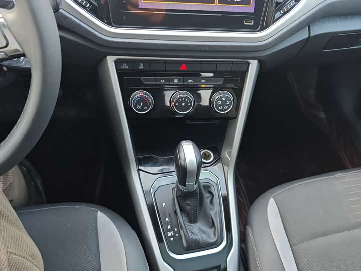 Фото 6 - Volkswagen T-Roc