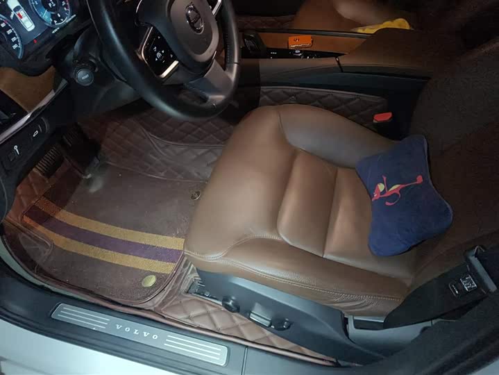 Фото 9 - Volvo S90