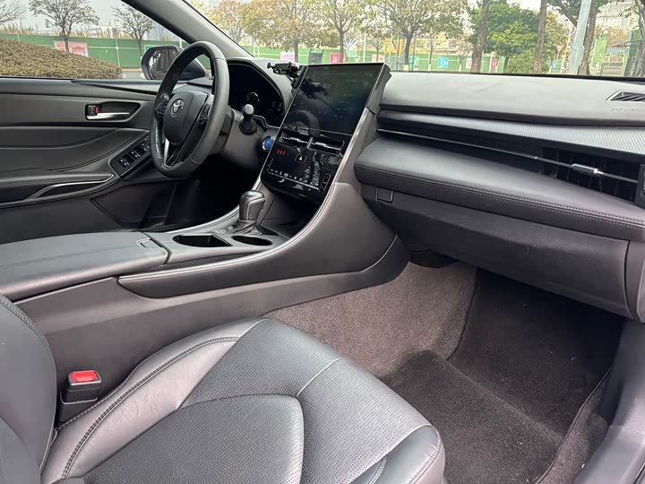 Фото 9 - Toyota Avalon