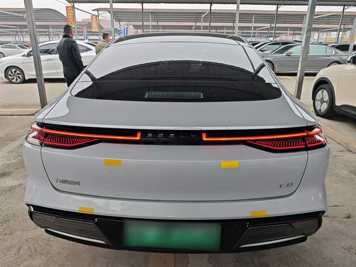 Фото 6 - Geely Galaxy E8