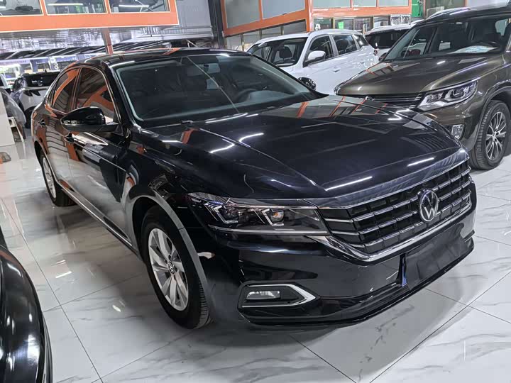 Фото 2 - Volkswagen Passat