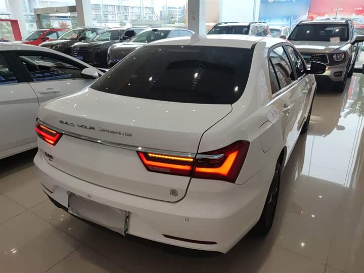 Фото 7 - BYD Qin EV