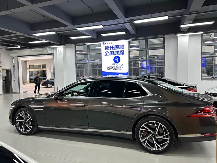 Фото 3 - Genesis G90