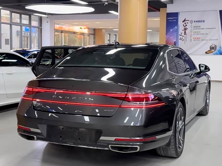 Фото 4 - Genesis G90