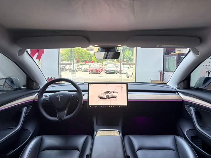 Фото 5 - Tesla Model 3