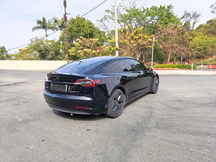 Фото 7 - Tesla Model 3