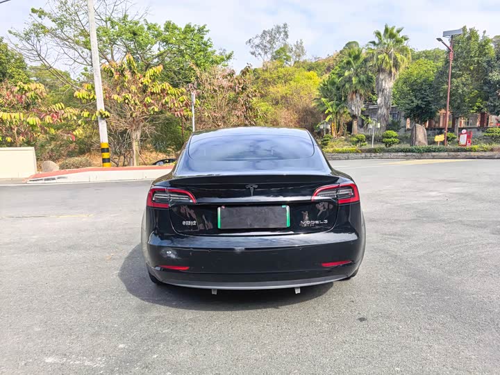 Фото 8 - Tesla Model 3
