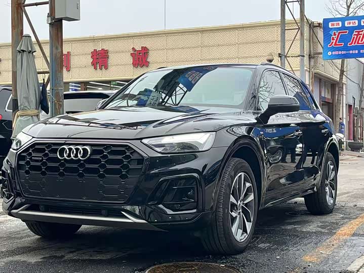 Фото 1 - Audi Q5L