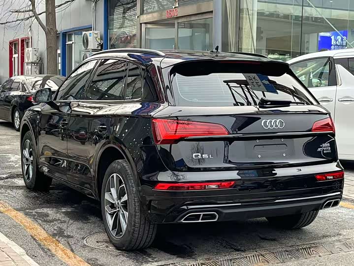 Фото 7 - Audi Q5L