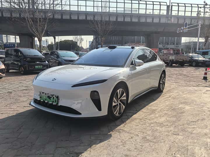 Фото 1 - Nio ET5