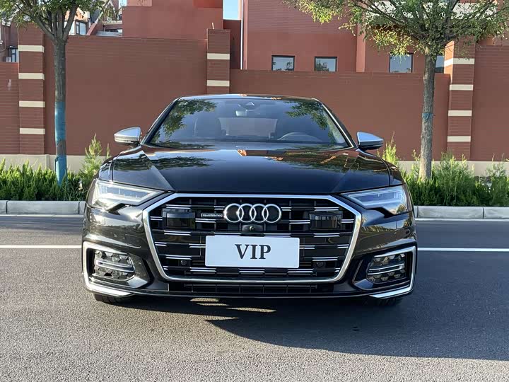 Фото 2 - Audi A6L