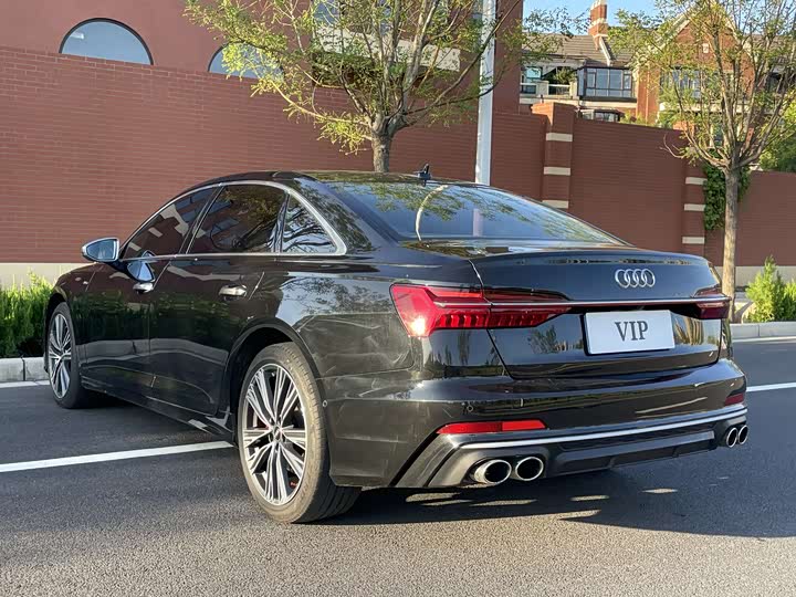 Фото 6 - Audi A6L