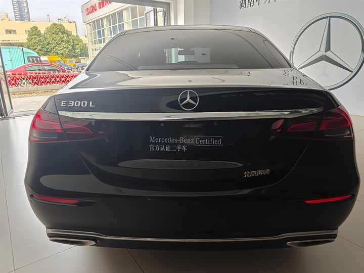 Фото 3 - Mercedes-Benz E-Class