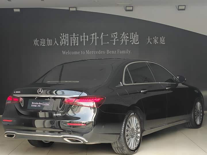 Фото 4 - Mercedes-Benz E-Class