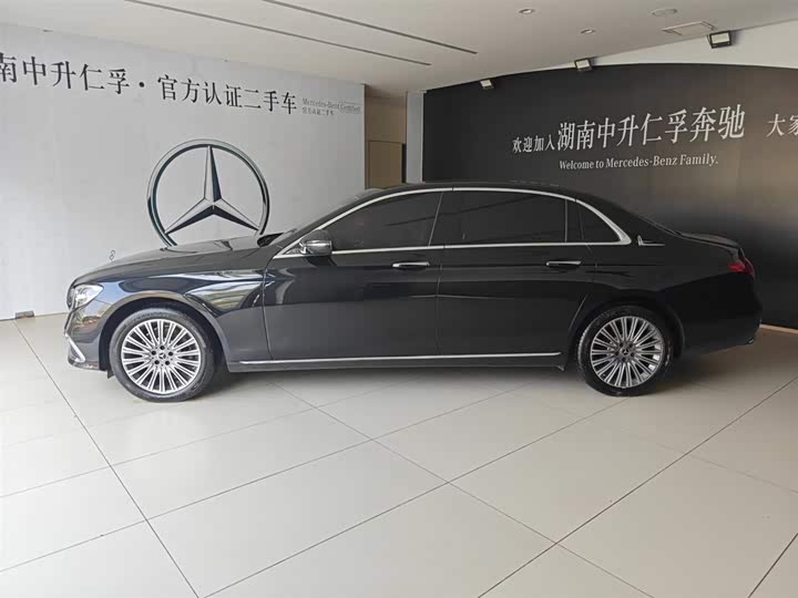 Фото 5 - Mercedes-Benz E-Class