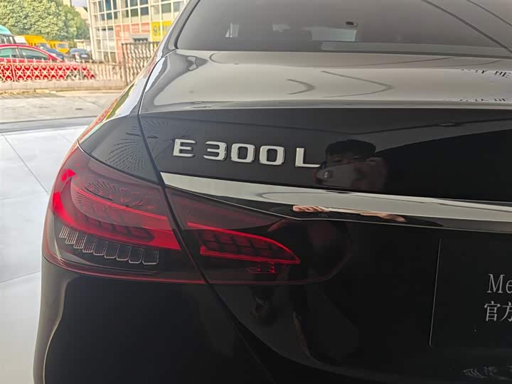 Фото 7 - Mercedes-Benz E-Class